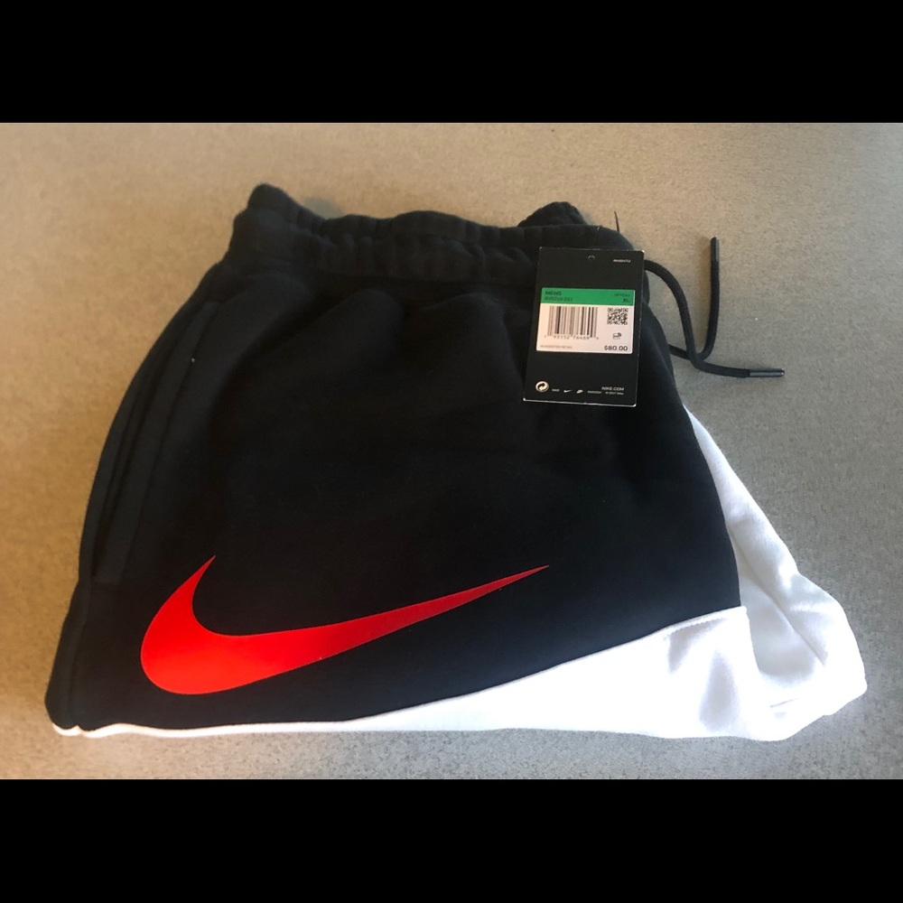 Nike Men’s sweats (XL)